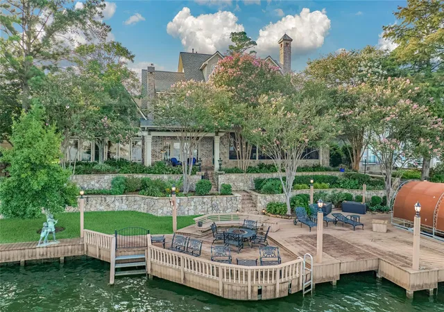 Photo 2 of Mansion for sale at 100 W Shore Ln, Montgomery, TX 77356 | MLS# 27137281 | Listing updated on 2026-09-09