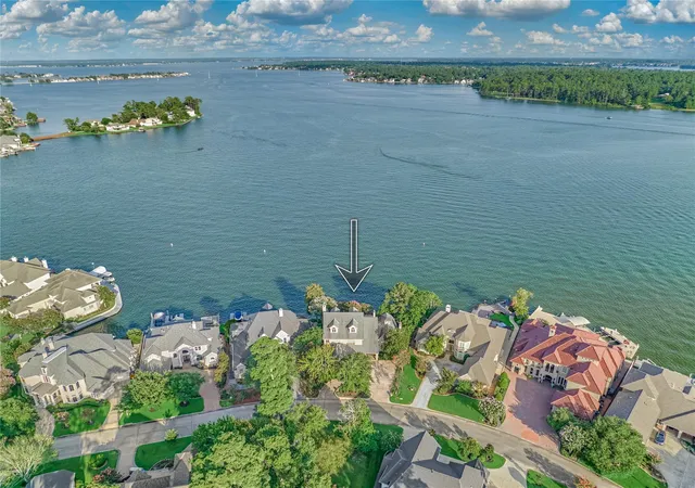 Photo 3 of Mansion for sale at 100 W Shore Ln, Montgomery, TX 77356 | MLS# 27137281 | Listing updated on 2026-09-09
