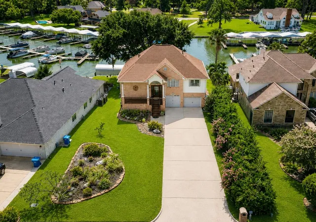 1st image of 12498 Lake Vista Dr, Willis, TX 77318 | MLS# 42571806