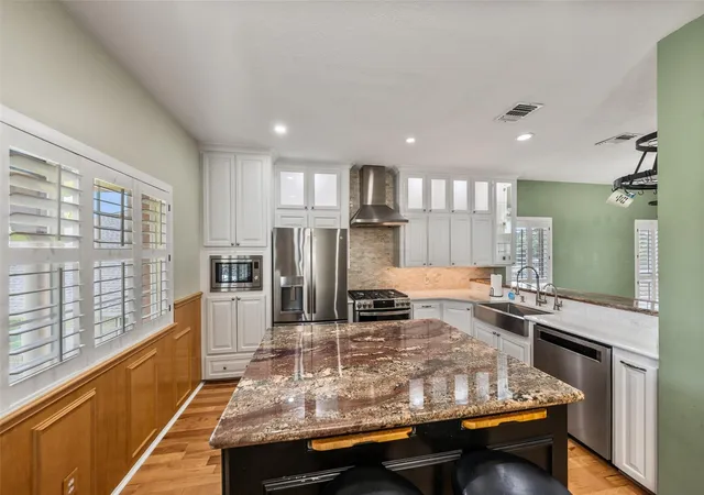 5th image of 12498 Lake Vista Dr, Willis, TX 77318 | MLS# 42571806
