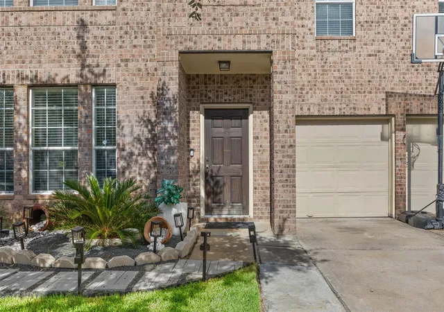 Photo 1 of Single family home for sale at 24415 Lakecrest Bnd Dr, Katy, TX 77493 | MLS# 11853498 | Listing updated on 2026-09-21
