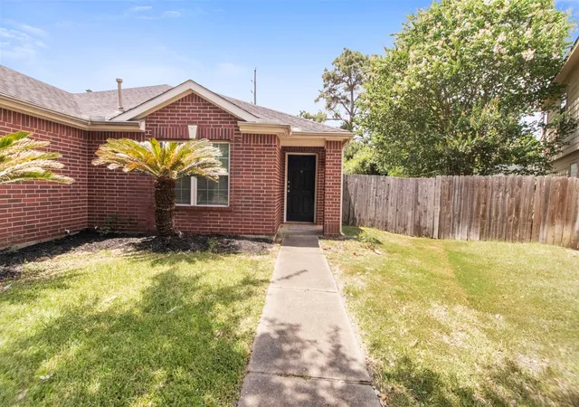 2nd image of 11422 Cabbot Cove Ct, Tomball, TX 77375 | MLS# 84218112