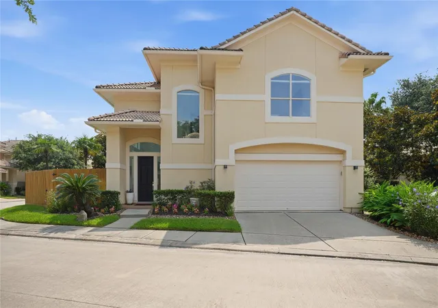 2nd image of 320 Harborside Cir, Kemah, TX 77565 | MLS# 23902589