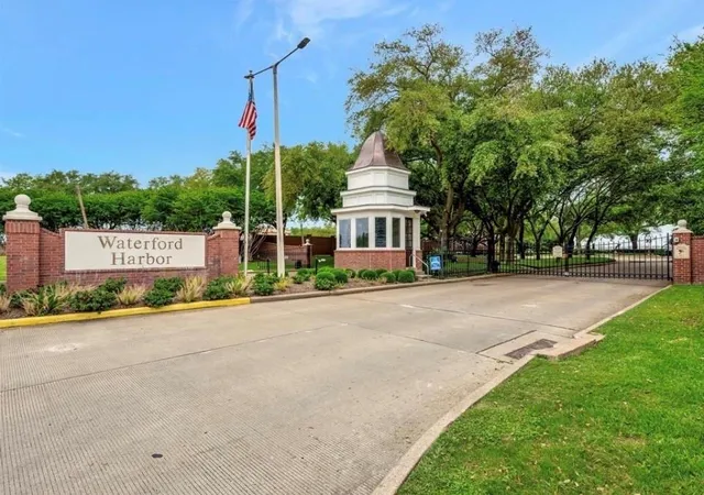 4th image of 320 Harborside Cir, Kemah, TX 77565 | MLS# 23902589