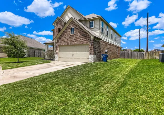 Photo 3 of Single family home for sale at 4307 Greeley Ln, Rosenberg, TX 77471 | MLS# 23261878 | Listing updated on 2026-10-08