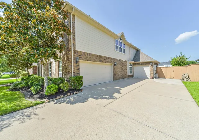 3rd image of 1314 Altavilla Ln, League City, TX 77573 | MLS# 56470459