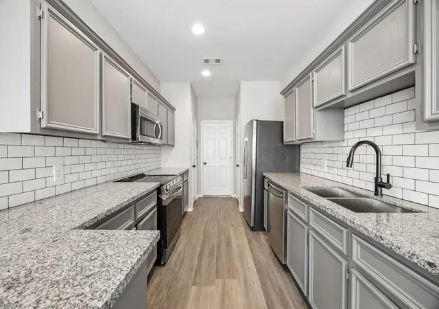 Photo 3 of Single family home for sale at 16555 Pentonshire Ln, Houston, TX 77090 | MLS# 85809453 | Listing updated on 2026-09-11