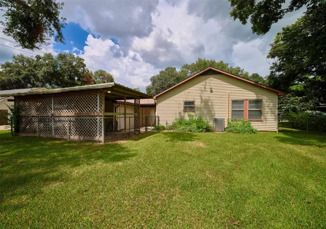 36th image of 9402 Line St, Needville, TX 77461 | MLS# 27384029