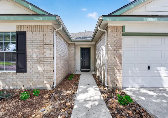 Photo 4 of Sale Pending at 21715 Texian Ct, Spring, TX 77388 | MLS# 3247902 | Listing updated on 2026-09-01