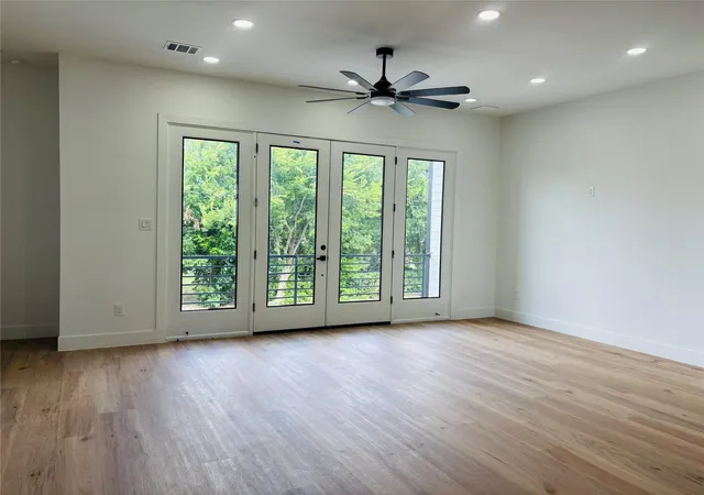 3rd image of 2010 Yates St, Houston, TX 77020 | MLS# 31319061