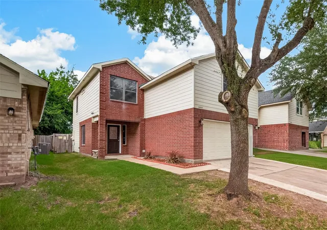 Photo 3 of Single family home for sale at 10830 Tallow Briar, Houston, TX 77075 | MLS# 86893171 | Listing updated on 2026-09-19
