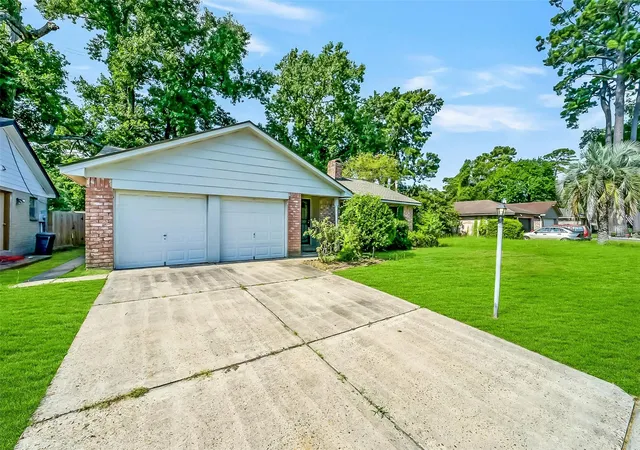 Photo 2 of Single family home for sale at 5314 Moonshadows Dr, Humble, TX 77346 | MLS# 85995828 | Listing updated on 2026-08-12