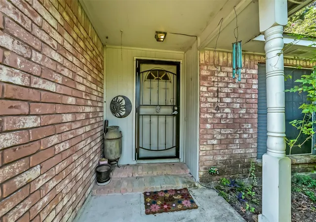 Photo 3 of Single family home for sale at 5314 Moonshadows Dr, Humble, TX 77346 | MLS# 85995828 | Listing updated on 2026-08-12