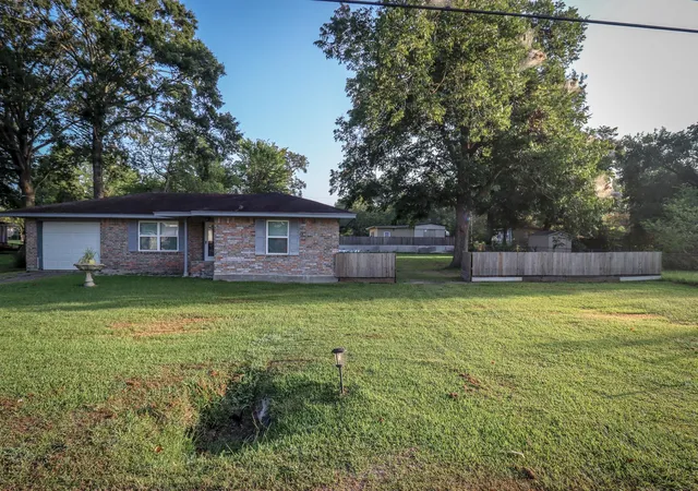2nd image of 350 W Smith St, Sour Lake, TX 77659 | MLS# 14937307