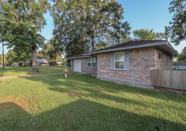 5th image of 350 W Smith St, Sour Lake, TX 77659 | MLS# 14937307