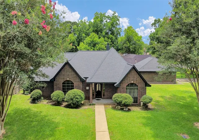 1st image of 301 Jansen Dr Dr, West Columbia, TX 77486 | MLS# 82798042