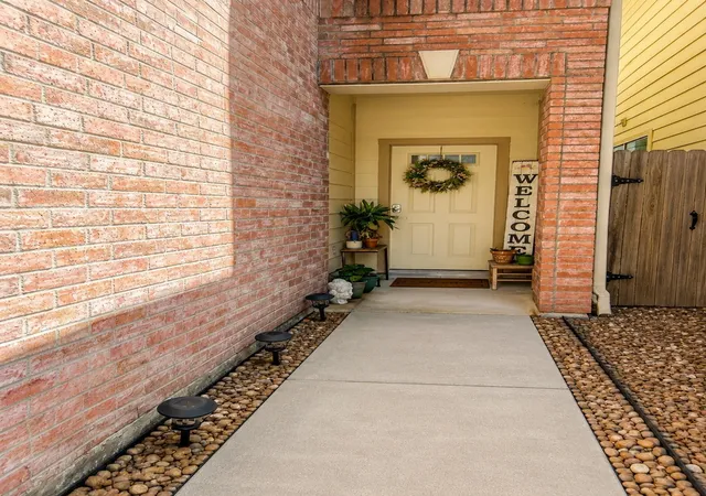 Photo 2 of Single family home for sale at 29722 Buffalo Cyn Dr, Spring, TX 77386 | MLS# 10100242 | Listing updated on 2026-09-22