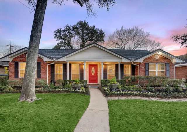 Photo 2 of Sale Pending at 4311 Mcdermed Dr, Houston, TX 77035 | MLS# 57270129 | Listing updated on 2026-09-13