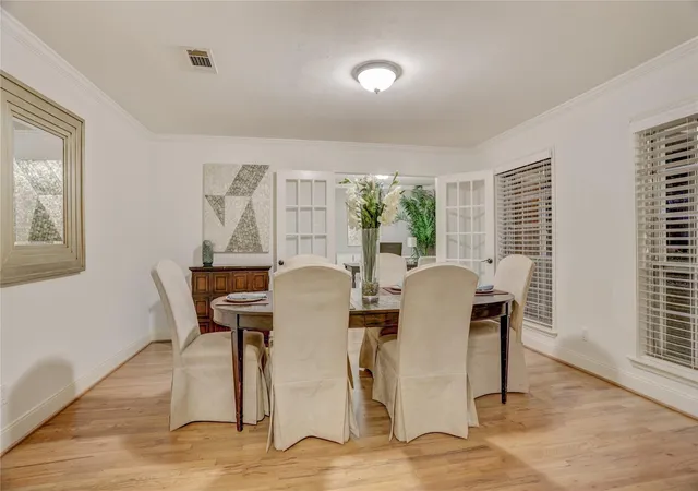 Photo 4 of Sale Pending at 4311 Mcdermed Dr, Houston, TX 77035 | MLS# 57270129 | Listing updated on 2026-09-13