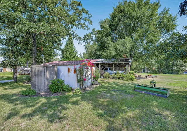 Photo 3 of Single family home for sale at 2200 Red Oak Ln, Conroe, TX 77306 | MLS# 22741160 | Listing updated on 2026-09-24