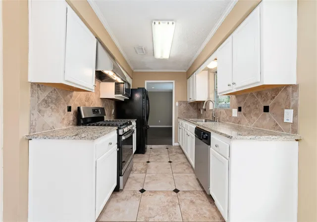 Photo 4 of Single family home for sale at 17118 Camberwell Green Ln, Houston, TX 77070 | MLS# 38735024 | Listing updated on 2026-09-08