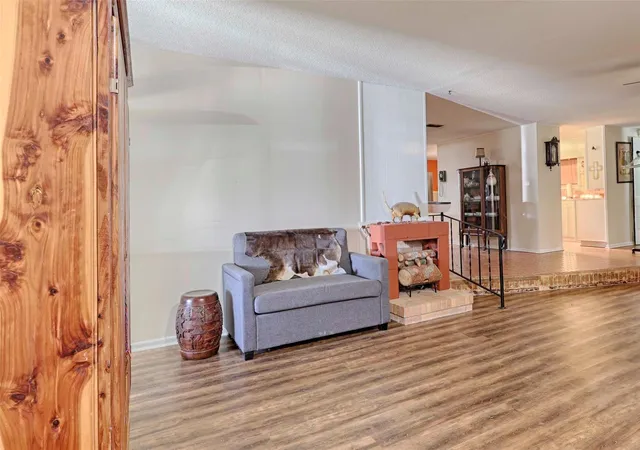 3rd image of 604 N Market St, Hallettsville, TX 77964 | MLS# 47505484