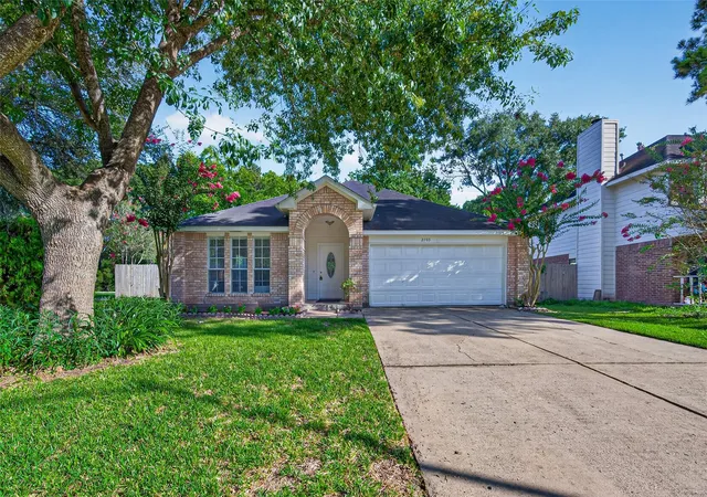 Photo 3 of Single family home for sale at 2703 Blue Mist Dr, Sugar Land, TX 77498 | MLS# 53021959 | Listing updated on 2026-10-06