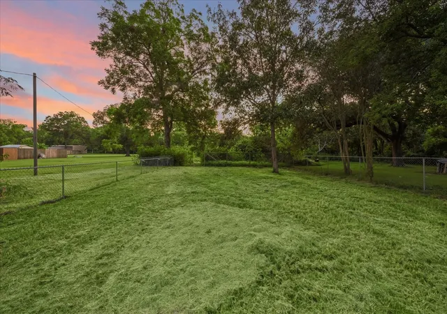 3rd image of 5122 Avenue L, Santa Fe, TX 77510 | MLS# 31523863