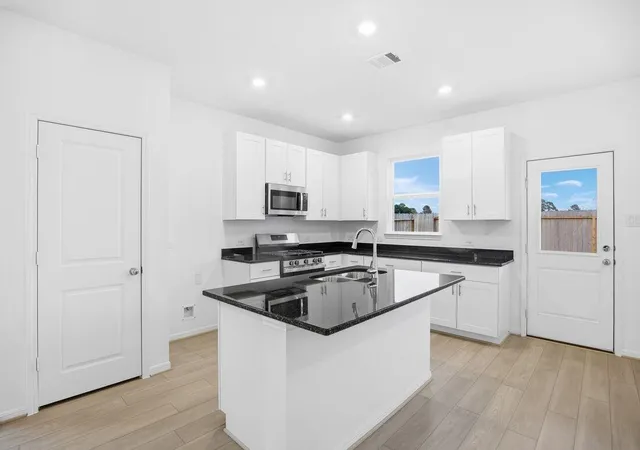 Photo 2 of Single family home for sale at 18122 Lone Hl Dr, Hockley, TX 77447 | MLS# 68395057 | Listing updated on 2026-09-20