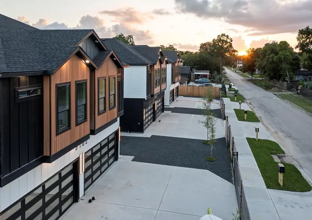 Photo 3 of Multi family home for sale at 5042 Pershing St #A-B, Houston, TX 77033 | MLS# 57492305 | Listing updated on 2026-08-24
