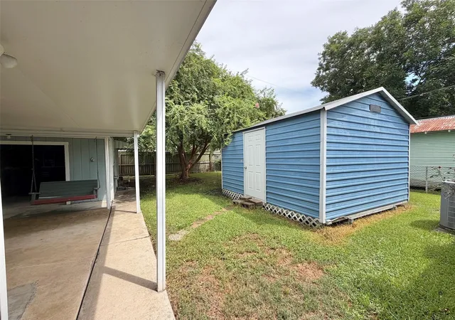 25th image of 2637 Hampton Ln, Port Neches, TX 77651 | MLS# 39079208