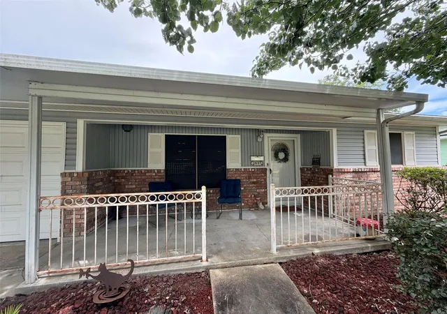 3rd image of 2637 Hampton Ln, Port Neches, TX 77651 | MLS# 39079208