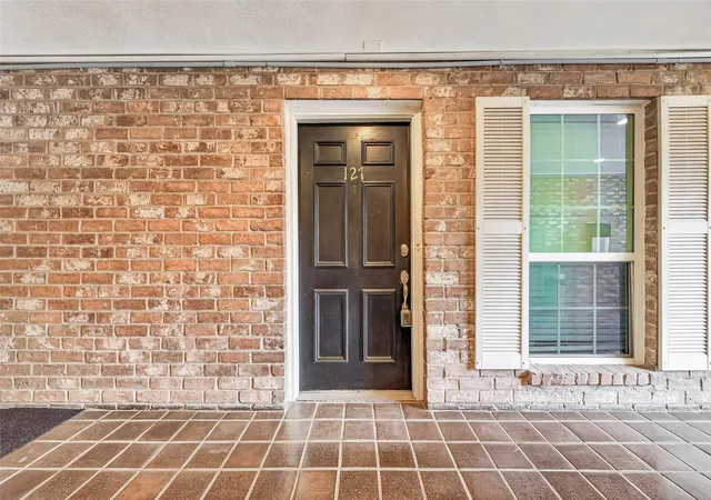 Photo 3 of Condo for sale at 359 N Post Oak Ln #127, Houston, TX 77024 | MLS# 42573762 | Listing updated on 2026-08-14