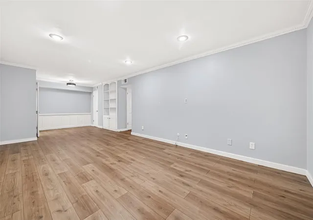 Photo 4 of Condo for sale at 359 N Post Oak Ln #127, Houston, TX 77024 | MLS# 42573762 | Listing updated on 2026-08-14