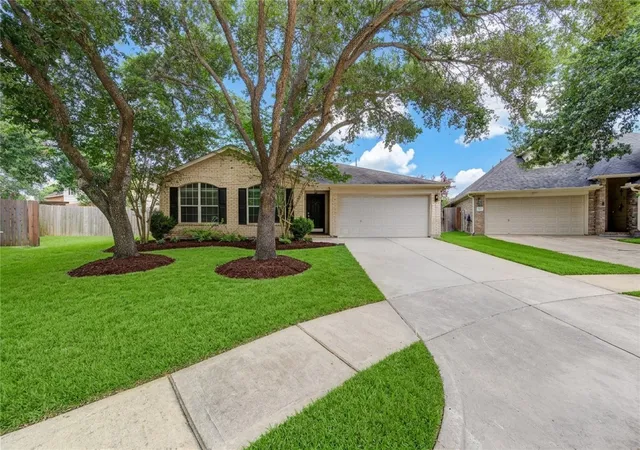 Photo 2 of Single family home for sale at 4931 Lake Catherine Ct, Richmond, TX 77407 | MLS# 51656549 | Listing updated on 2026-08-13