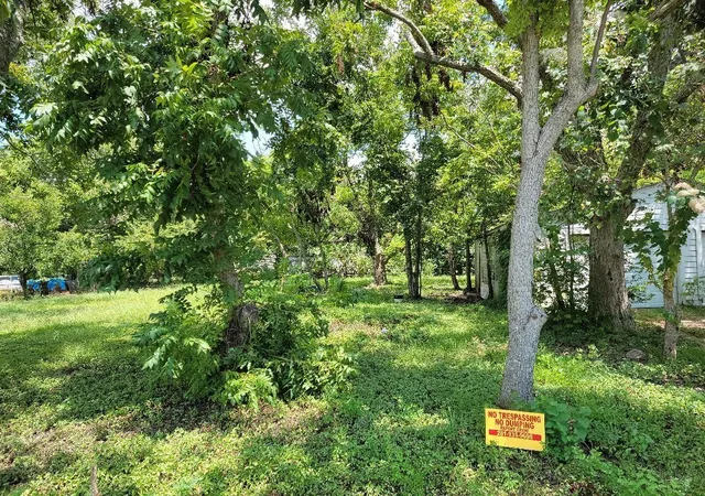 Photo 4 of Land for sale at 421 Ave B, La Marque, TX 77568 | MLS# 18317293 | Listing updated on 2026-08-31