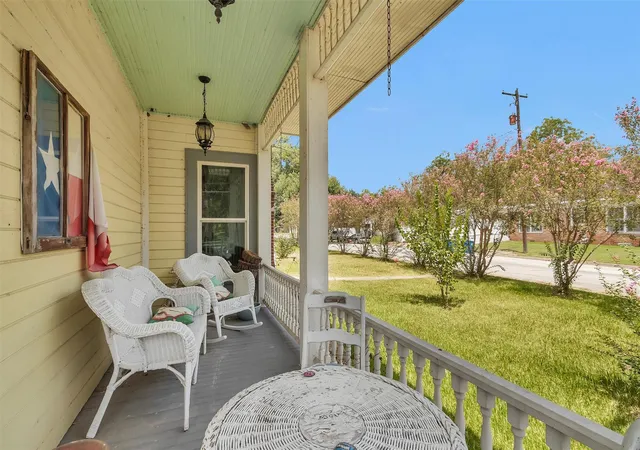 3rd image of 1017 Water St, Navasota, TX 77868 | MLS# 48944440