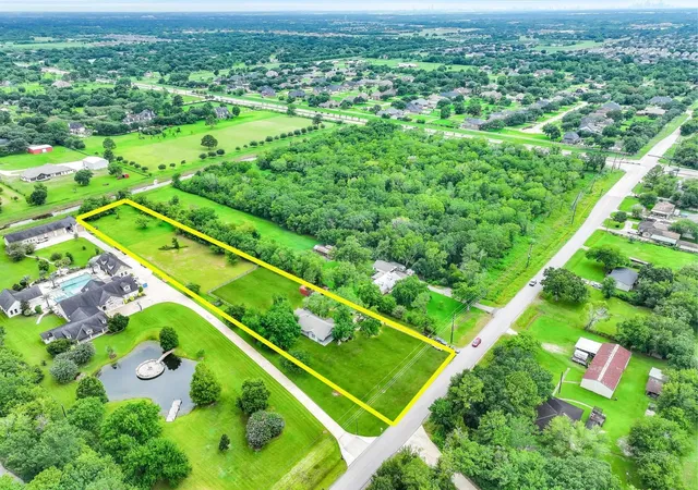 1st image of 16724 Harkey Rd, Pearland, TX 77584 | MLS# 40268335