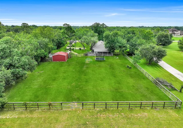 2nd image of 16724 Harkey Rd, Pearland, TX 77584 | MLS# 40268335