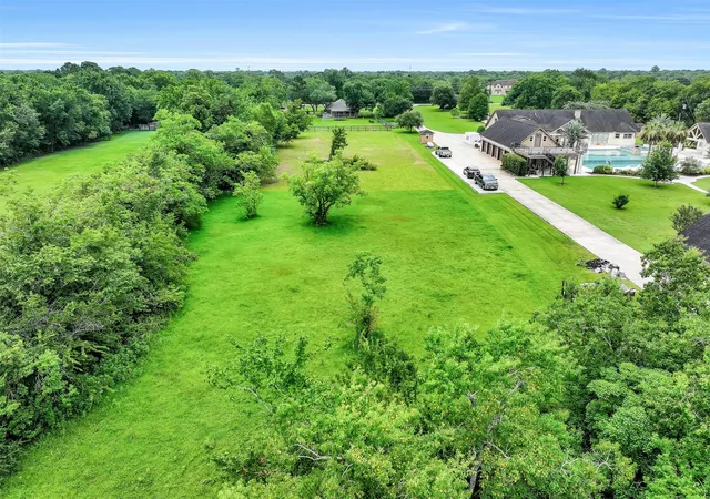 34th image of 16724 Harkey Rd, Pearland, TX 77584 | MLS# 40268335