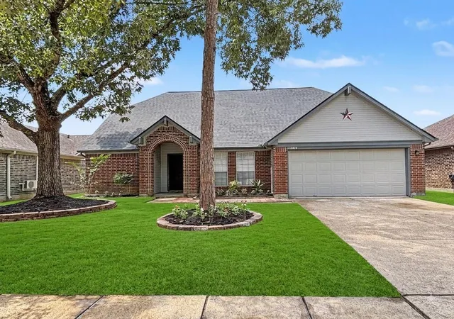 22nd image of 15810 Pilgrim Hall Dr, Friendswood, TX 77546 | MLS# 74599093