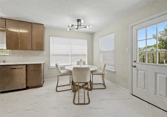 Photo 4 of Single family home for sale at 15810 Pilgrim Hall Dr, Friendswood, TX 77546 | MLS# 74599093 | Listing updated on 2026-09-23