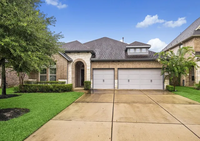 2nd image of 31734 Serrano Bluff Ln, Spring, TX 77386 | MLS# 63692606