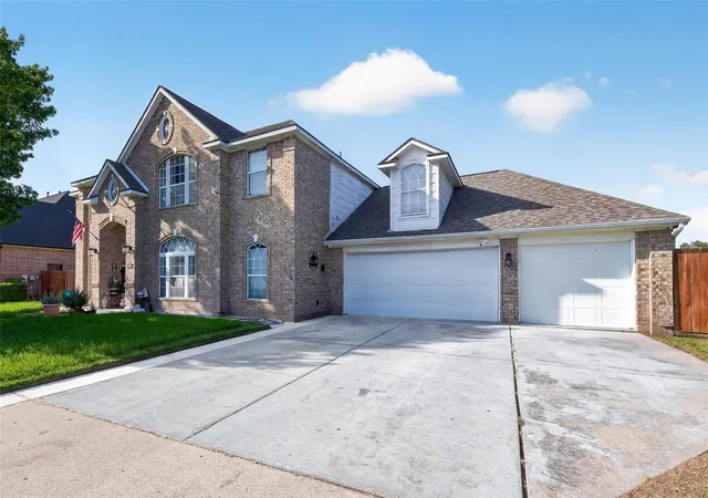 Photo 2 of Single family home for sale at 6822 Crystal Point Dr, Katy, TX 77449 | MLS# 25364321 | Listing updated on 2026-09-19