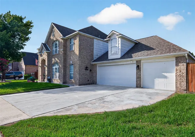 Photo 3 of Single family home for sale at 6822 Crystal Point Dr, Katy, TX 77449 | MLS# 25364321 | Listing updated on 2026-09-19