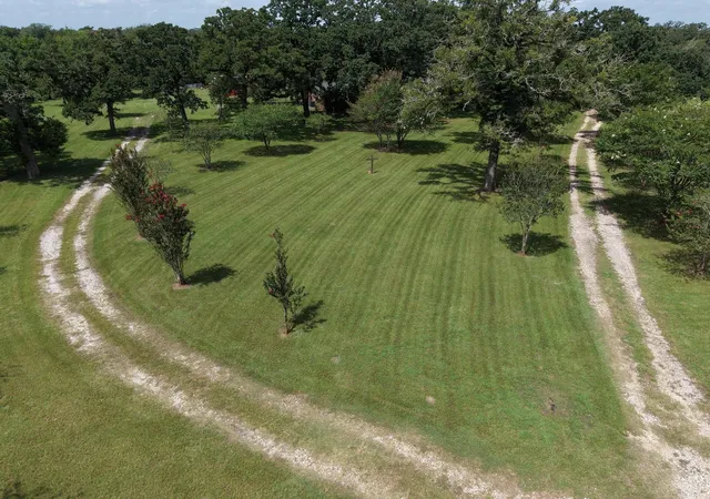 Photo 4 of Single family home for sale at 11994 Long Trussel Rd, Bryan, TX 77808 | MLS# 90721208 | Listing updated on 2026-08-14
