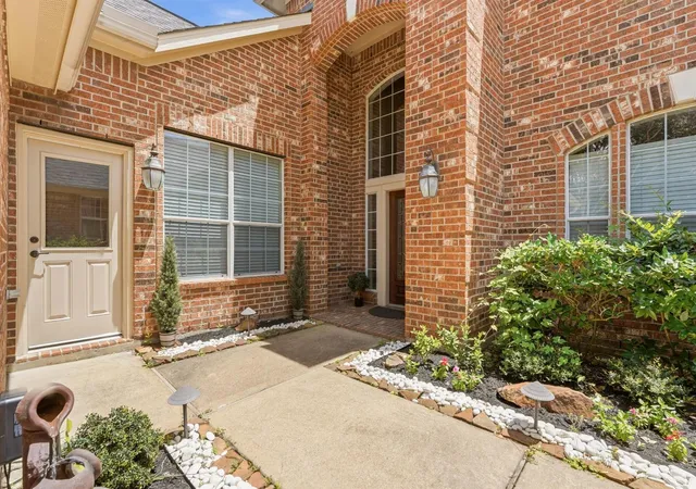 Photo 3 of Single family home for sale at 5518 Ivory Lake Ct, Katy, TX 77494 | MLS# 61364611 | Listing updated on 2026-09-04