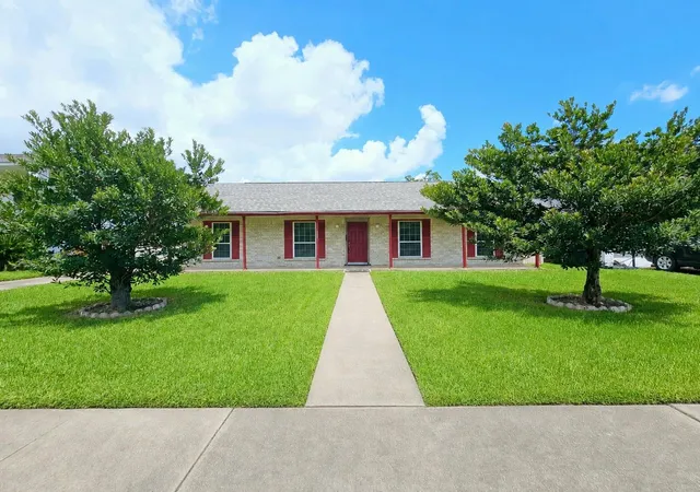 Photo 1 of Single family home for sale at 10835 Sageberry Dr, Houston, TX 77089 | MLS# 29351299 | Listing updated on 2026-09-05
