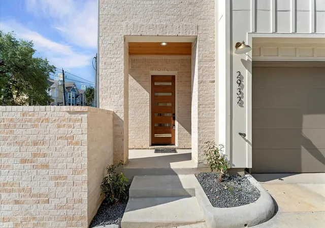Photo 4 of Single family home for sale at 2926 Michaux St, Houston, TX 77009 | MLS# 46686786 | Listing updated on 2026-09-19