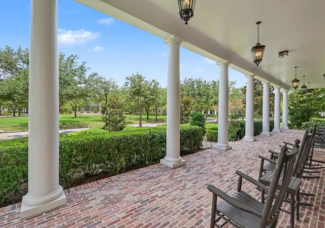 5th image of 19 Cape Harbour Pl, The Woodlands, TX 77380 | MLS# 18618530